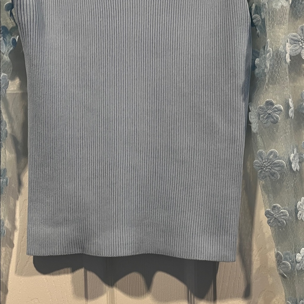 Elie Tahari Blue Pullover Sweater with Sheer Floral Sleeves Glam, Feminine S/P - Picture 4 of 16